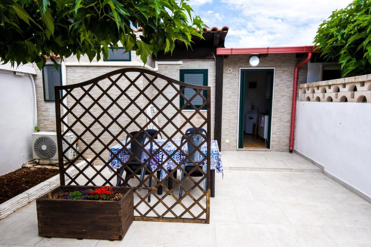 B&B Macchia Mediterranea Сан Пиетро ин Беваня Екстериор снимка